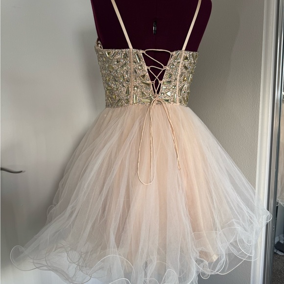 Dave & Johnny Cream Satin Gown - Picture 9 of 11